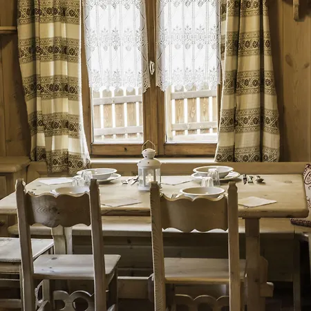 Cusini Saroch Lägenhet *