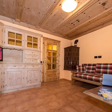 Cusini Saroch Apartament *